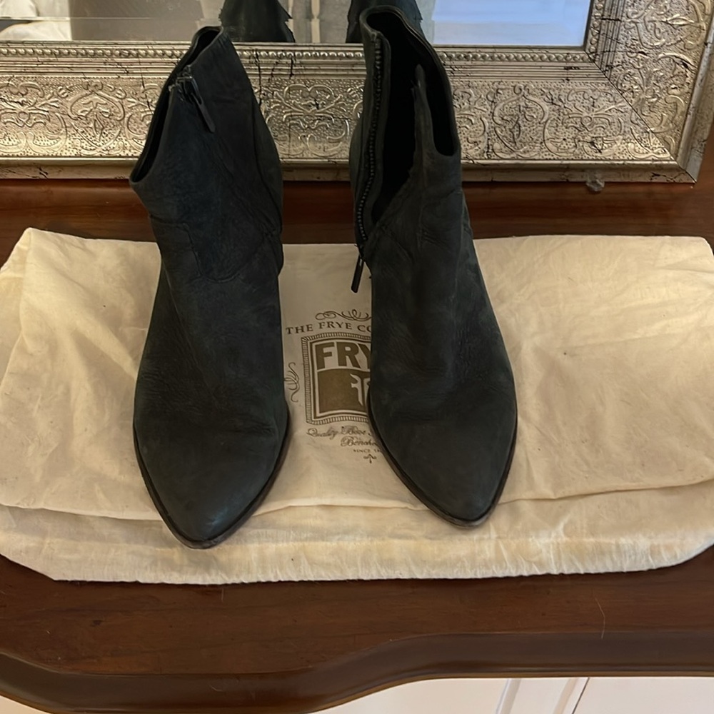 EUC Frye Reina Ankle Boots - size 8 - Picture 8 of 9